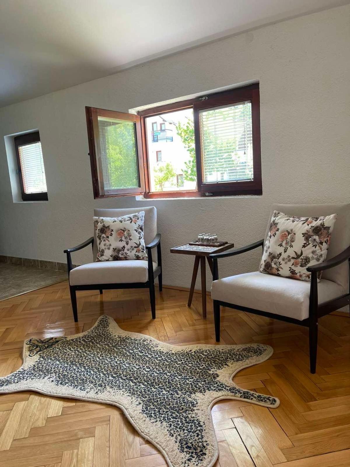 Visitor Yard Bed & Breakfast Plav Dış mekan fotoğraf