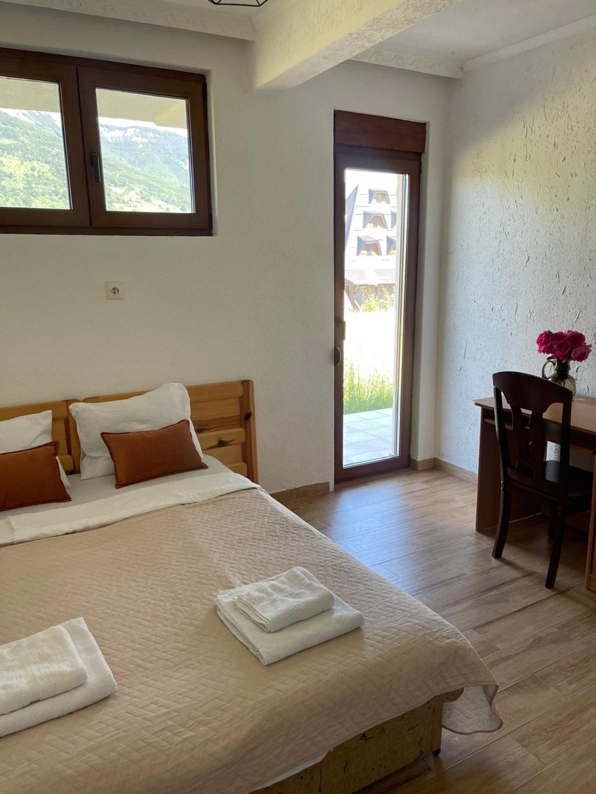 Visitor Yard Bed & Breakfast Plav Dış mekan fotoğraf